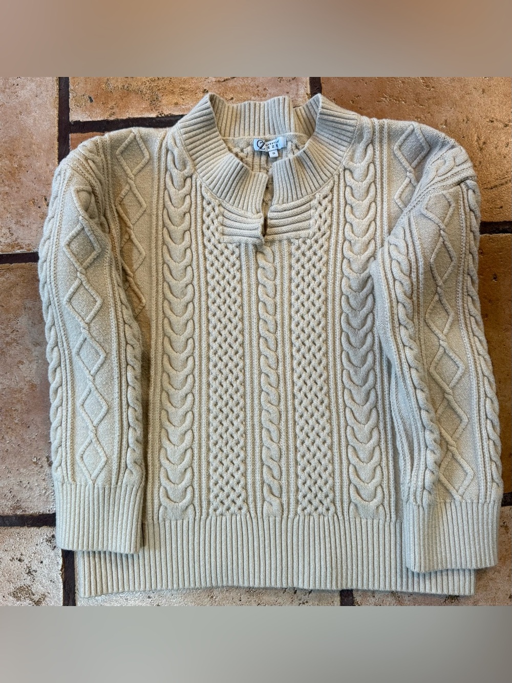 V Neck Cable Knit Sweater - Cream Women’s size small loose oversized thick warm